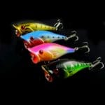 HENGJIA Señuelos de pesca artificiales de plástico Popper Bionic Fishing Bait con anzuelos, Longitud: 6,5 cm, Entrega de colores aleatorios