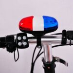 Bicicleta Bocina electrónica de 4 tonos Bicicleta de montaña Luz trasera LED Bocina multifunción para bicicleta