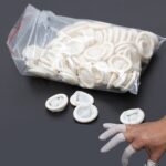 Guantes de extensión de cejas de látex de goma antiestático desechables de 50 Uds., Accesorios prácticos para herramientas de extensión de pestañas