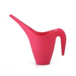 Pote de riego de boca larga con aspersor de plástico, capacidad: 1.8L, entrega de color aleatorio