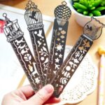 5 PCS Delicate Hollow Out Pattern Bookmark Marcador de metal ultrafino Regla de cinta Marcadores de moda para material de oficina escolar, Entrega de patrón aleatorio - Imagen 4