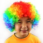 Colorido Wild-Curl Up Crown Party Cosplay Headwear ondulado corto hilo de poliéster pelucas hechas para adultos y niños