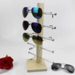 Soporte de exhibición del estante de las gafas de sol del marco de exhibición de los vidrios de madera de roble - Imagen 3