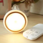 CL037 Luz blanca cálida Control remoto infrarrojo LED Luz nocturna, Luz de pared de dormitorio con carga USB, distancia de control remoto: 3-5 m