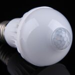 Distancia del sensor: 4-6 m, CA 85-265 V, E27 9W Warm White - Imagen 5