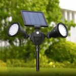 Foco LED de robot con energía solar Luz de sensor inteligente de doble cabeza para césped al aire libre