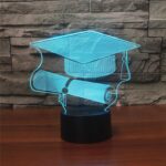 Luz de noche decorativa LED 3D creativa con base negra de Bachelor Cap, versión de control remoto de 16 colores