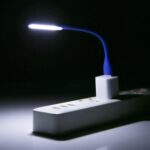 Luz de lectura flexible con interfaz USB de 6 LED con adaptador de corriente de EE. UU. - Imagen 4