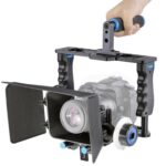 YELANGU YLG1103A-B Estabilizador de jaula de cámara de video con mango grande + Kit de caja mate para cámara DSLR / Cámara de video