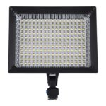 LED-187A Luz de video LED de 187 pulgadas para cámara/videocámara y batería de iones de litio NP-F770 de 7,4 V y 4400 mAh, con láminas suaves y filtros amarillos (negro) - Imagen 3