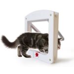Aleta transparente apta para gatos / perros a pequeña escala, bloqueo universal de 4 vías (blanco)