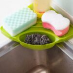 Práctico estante de almacenamiento esquinero para fregadero de cocina, soporte para esponja, bandeja montada en la pared - Imagen 2