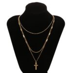 Collar con colgante de cruz con múltiples cadenas hecho a mano para mujer