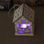 Navidad luminosa casa de madera decoraciones para árboles de Navidad adornos colgantes DIY regalo decoración de ventanas, Small Pulling Santa Claus