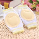 Los niños pequeños del bebé aprenden a caminar rodillera respirable del protector antideslizante de la rodilla, 13*9CM (Yellow)