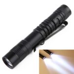 Mini linterna LED con forma de bolígrafo, linterna fuerte con Clip para bolígrafo, 9.1cm