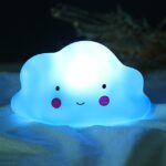Lámpara de noche con luz nocturna pequeña y colorida de nubes escamosas de dibujos animados