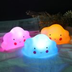 Lámpara de noche con luz nocturna pequeña y colorida de nubes escamosas de dibujos animados - Imagen 3