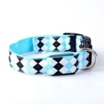 La luz del resplandor LED recargable del modelo de la tela escocesa lleva el collar de perro casero para los perros pequeños medianos, L