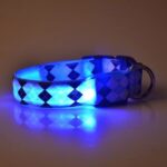 La luz del resplandor LED recargable del modelo de la tela escocesa lleva el collar de perro casero para los perros pequeños medianos, L - Imagen 5