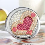 Forma de amor de espejo de maquillaje de doble cara plegable de diamante hecho a mano DIY Mini