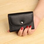 Cartera corta mini y delgada de piel de flor superior Tarjetero Bolsillo para monedas con cremallera, Black - Imagen 3