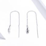 Pendientes largos de plata esterlina con forma de oreja de plumas Pendientes de niña simples chapados en platino - Imagen 2