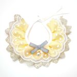 Babero para mascotas, toalla de Saliva ajustable, Collar para perro con colgante de perlas de encaje, M - Imagen 2