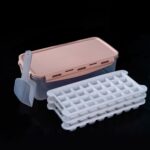 Caja de hielo de silicona para el hogar con tapa, molde para cubitos de hielo, refrigerador, celosía de hielo, congelador rápido, entrega de Color aleatorio, 96 Grid