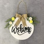 Decoraciones para el hogar, corona de Pascua, accesorios de tiro, corona para colgar en la puerta, Whiteboard Black Letter Welcome Sign - Imagen 2