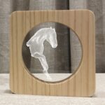 FS-A3762W Luz de noche de dormitorio de lámpara de mesa de madera de caballo 3D, Horse - Imagen 2
