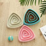 2 PCS Pet Plastic Triangle Anti-Choke Bowl Antideslizante Slow Food Dog Bowl, Small Beige - Imagen 7