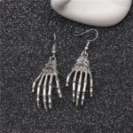 4 pares de pendientes de personajes de Halloween, adornos navideños de aleación, estilo:, Silver Claw - Imagen 3