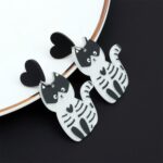 4 pares de pendientes de acrílico de Halloween, joyería festiva con personalidad, estilo:, E000164 White Cat - Imagen 2
