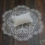 Manta redonda de encaje hueco + traje de almohada atrezos para fotografía de bebés, Blanket Suit(White)