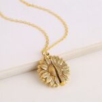 La forma de los girasoles de la aleación puede abrir el colgante de los accesorios del grabado del lado doble, N2003-22 Ancient Gold Necklace - Imagen 2