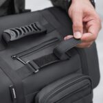 Cwatcun D115 Bolso bandolera para cámara DSLR con película de cuero impermeable, Black Large - Imagen 9