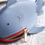 Hallmo - Funda protectora universal para llaves con forma de tiburón, bolsa multifuncional para guardar llaves de coche, Dark Blue - Imagen 3
