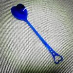 2 uds cuchara de acero inoxidable, cucharadita de café de Metal portátil, vajilla creativa con forma de corazón de amor para regalo de fiesta de boda, Blue Porous Love - Imagen 2