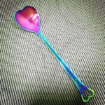 2 uds cuchara de acero inoxidable, cucharadita de café de Metal portátil, vajilla creativa con forma de corazón de amor para regalo de fiesta de boda, Colorful Porous Love