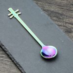 Cuchara mezcladora de café de acero inoxidable, cuchara creativa con forma de instrumento Musical, Yueqin Colorful