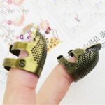 Dedal de costura de Metal ajustable para el hogar, protectores de dedos, accesorios para herramientas de costura, S, M - Imagen 5
