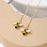 Pendientes simples de alambre de oreja larga para mujer, E2210-9 Bee - Imagen 3