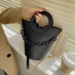 Bolso bandolera informal con cadena redonda para mujer