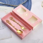 2 unids/pack Retro calado tallado postre cuchara tenedor conjunto grabado cubiertos caja de regalo, Pink Box (Gold)
