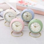 Reloj redondo de metal, despertador electrónico silencioso para niños con luz - Imagen 2