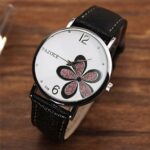YAZOLE Reloj de cuarzo con patrón de trébol de cuatro hojas estilo OL para mujer - Imagen 5