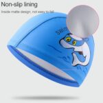 Gorro de natación para niños Gorro de natación elástico con estampado de delfines lindo PU, Children PU Swimming Cap (Sky Blue) - Imagen 7